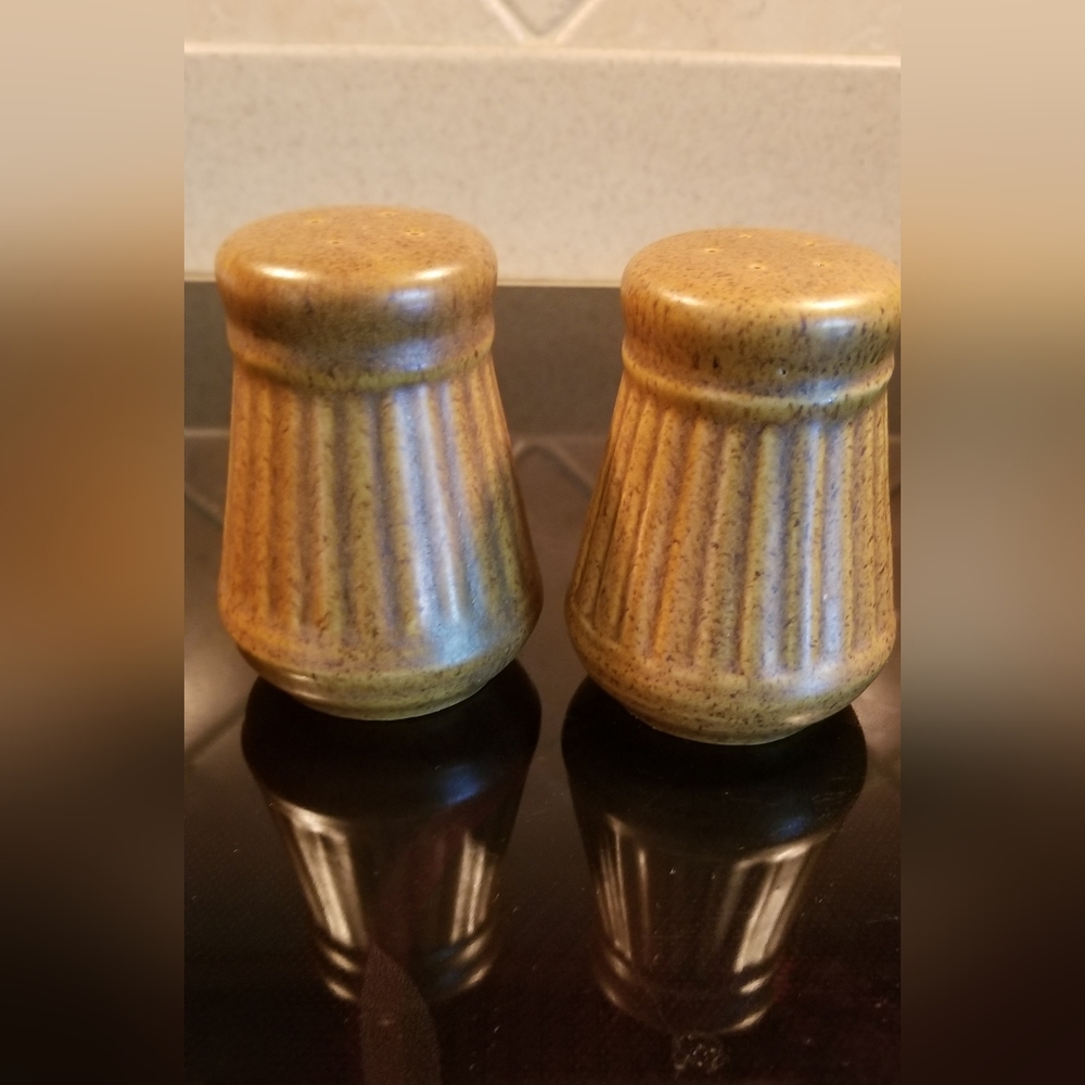 Vintage Monmouth Pottery Salt and Pepper Shaker Set